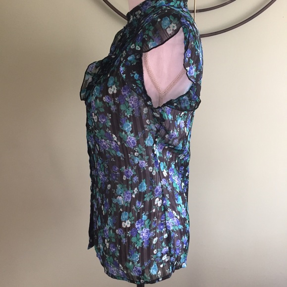 Blue Floral Sheer Flutter Sleeve - Picture 4 of 8